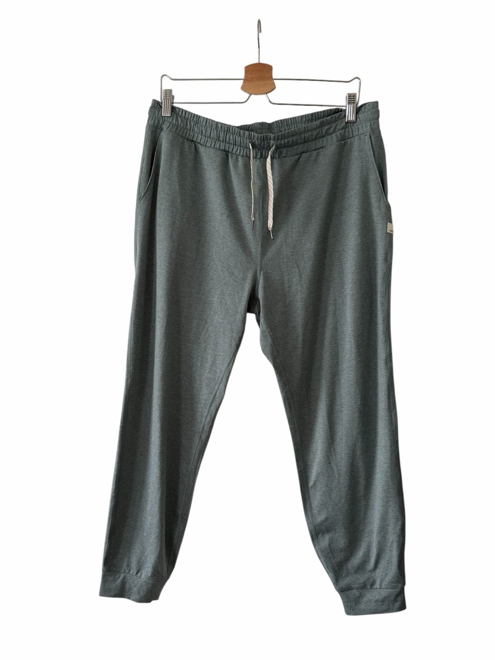 NEW Vuori Performance Jogger Size XL
